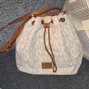 Michael Kors Jet Set Logo Print Signature Vanilla
